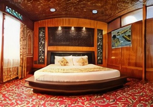 Nigeen Heritage Houseboats in Srinagar
