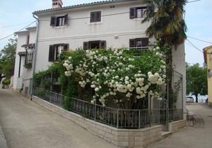 One bedroom apartment with terrace Brseč, Opatija (A-3439-a)