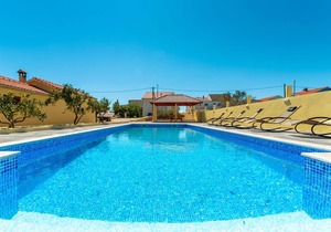 One bedroom apartment with a swimming pool Bibinje (Zadar) (A-6121-b)
