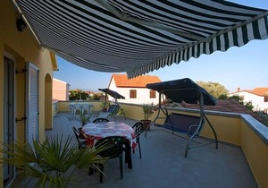 One bedroom apartment with terrace Poljana, Ugljan (A-8523-b)