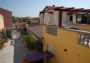 One bedroom apartment with terrace Poljana, Ugljan (A-8523-b)