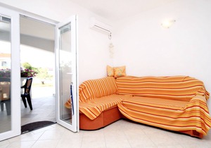 One bedroom apartment with terrace Seline, Paklenica (A-6603-b)