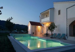 Poolincluded Villa apartment Neoric