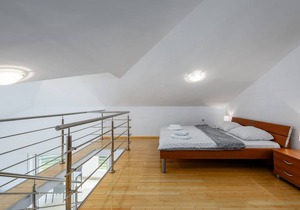 Spacious apartment near the sea