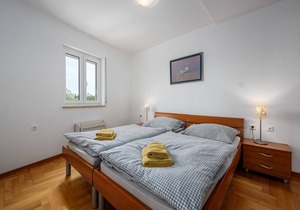 Spacious apartment near the sea