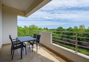 Spacious apartment near the sea