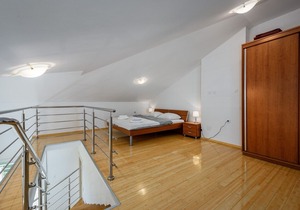Spacious apartment near the sea