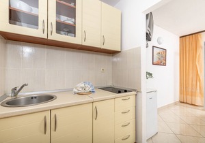 Studio flat near beach Cove Pokrivenik, Hvar (AS-10427-a)