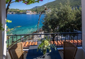 Studio flat near beach Cove Pokrivenik, Hvar (AS-10427-a)