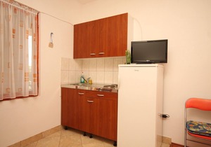Studio flat with terrace Sušica, Ugljan (AS-8265-a) in Ugljan