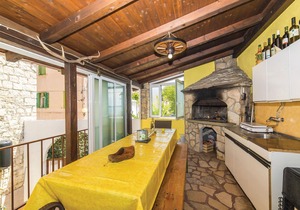 Stunning apartment in Kastel Kambelovac in Kastel Kambelovac
