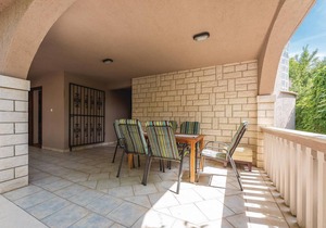 Stunning apartment in Grebastica with WiFi