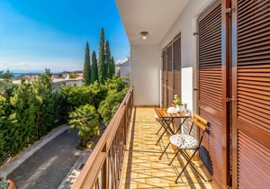Stunning apartment in Selce with house sea view