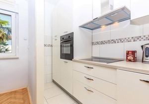 These functional apartments are located in Kostrena, not far from the town of Crikvenica.