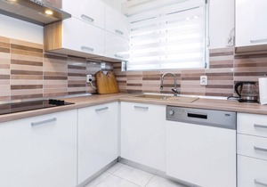 These functional apartments are located in Kostrena, not far from the town of Crikvenica.