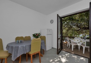 Three bedroom apartment near beach Cove Pokrivenik (Hvar) (A-5223-b)