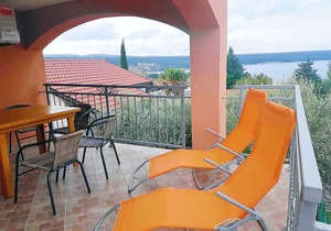 Two bedroom apartment with terrace Karin Gornji, Novigrad (A-18387-a)