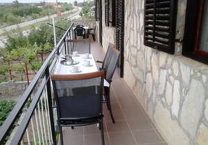 Two bedroom apartment with balcony and sea view Maslenica, Novigrad (A-11089-a)