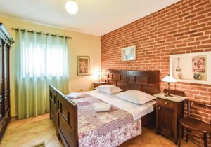 Two-Bedroom Apartment In Ostrvica