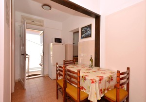 Two bedroom apartment near beach Arbanija, Čiovo (A-8651-c) in Slatine