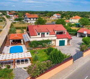 Holiday Galovac 