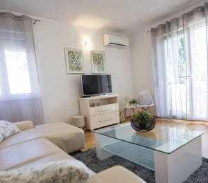 Iris Beach Apartments Kaštel Lukšić 