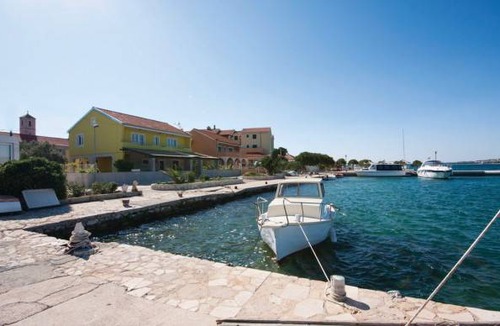 Krapanj Apartment | 1 bedroom accommodation in Sibenik