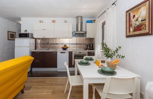 Njivice Apartment | 1 Bedroom apartment with terrace