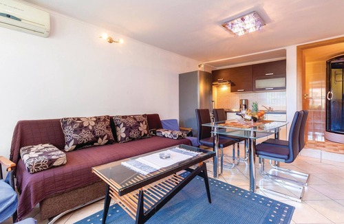 Selce Apartment | 1 bedroom beach front apartment in Selce