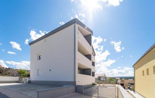 Gornji Karin Apartment | 1 Bedroom Cozy Apartment In Gornji Karin