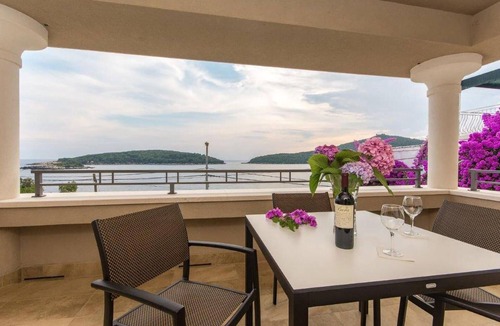 Molunat Apartment | 1 bedroom lovely apartment in Molunat