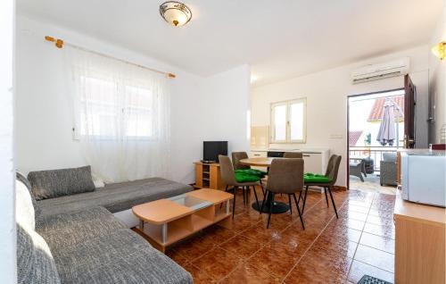 Gornji Karin Apartment | 1 Bedroom Nice Apartment In Gornji Karin