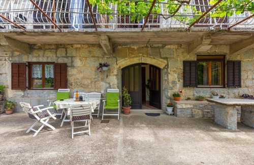 Kucice Apartment | 1 bedroom nice apartment in Svinisce