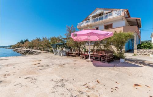 Nevidane Apartment | 1 Bedroom Stunning Apartment In Nevidane