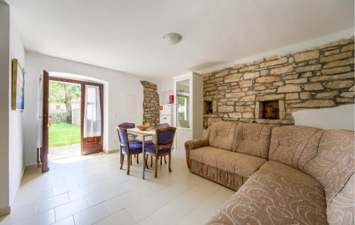 Bale House | 1 Bedroom Stunning Home In Bale