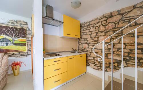 Bale House | 1 Bedroom Stunning Home In Bale