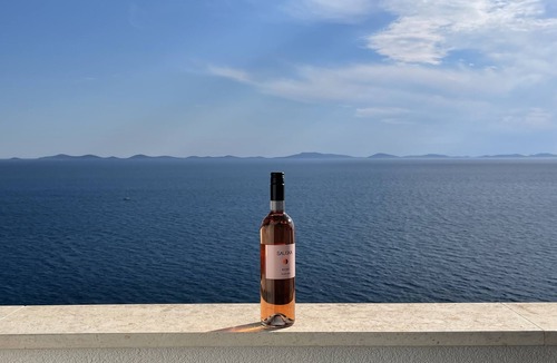 Susica Apartment | 1 or 2 apts (4/8 people) next to each other beach, pool, fantastic Kornati views