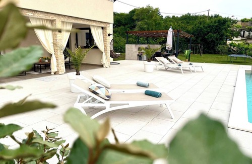 Vinez Apartment | 10 minutes from the sea, a newly renovated appartment for 6 person
