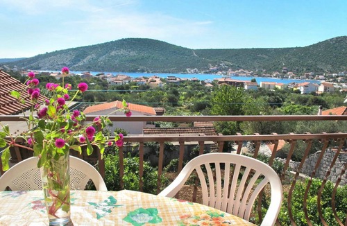 Vinisce Apartment | 100 m² Apartment ∙ 2 bedrooms ∙ 6 guests