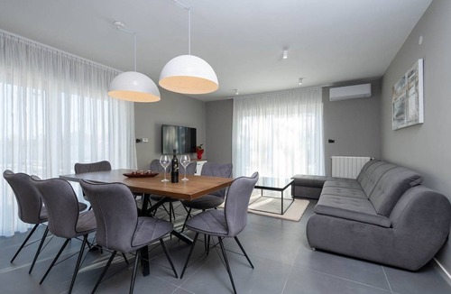 Becici Villa | 100 m² Villa ∙ 3 bedrooms ∙ 8 guests