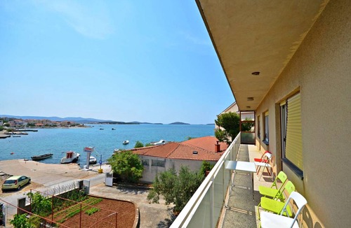 Brodarica Apartment | 120 m² Apartment ∙ 3 bedrooms ∙ 8 guests