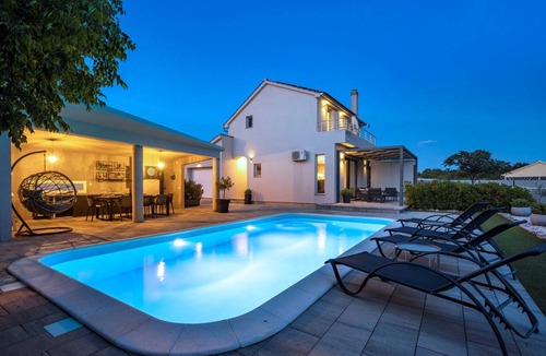 Drnis Villa | 127 m² Villa ∙ 3 bedrooms ∙ 6 guests