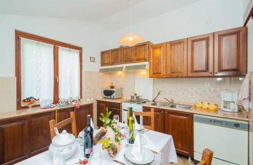 Laginji House | 175 m² House ∙ 5 bedrooms ∙ 12 guests