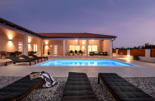 Debeljak Villa | 194 m² Villa ∙ 3 bedrooms ∙ 8 guests