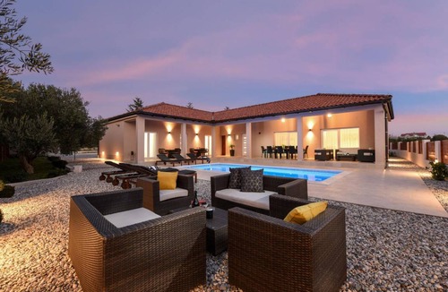 Debeljak Villa | 194 m² Villa ∙ 3 bedrooms ∙ 8 guests