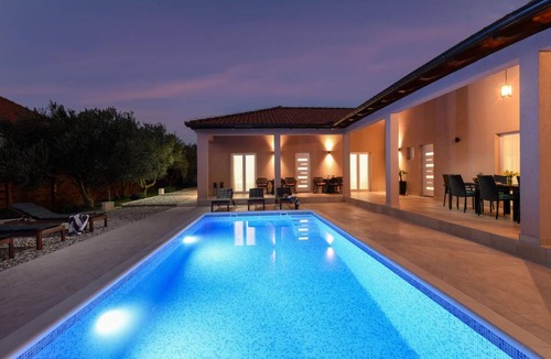 Debeljak Villa | 194 m² Villa ∙ 3 bedrooms ∙ 8 guests