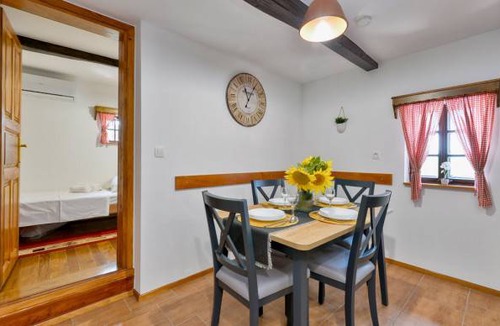 Cestica House | 2 bedroom accommodation in Cestica