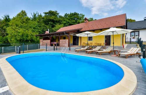 Cestica House | 2 bedroom accommodation in Cestica