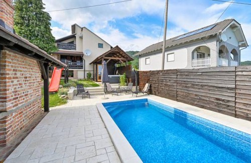 Kalnik House | 2 bedroom accommodation in Kalnik