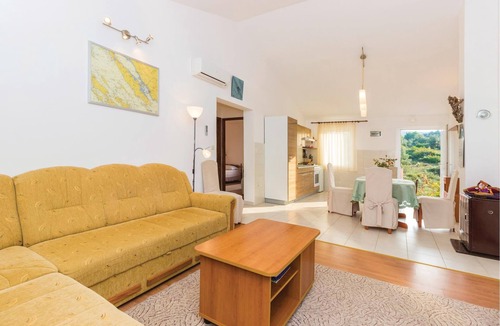 Nevidane Apartment | 2 bedroom accommodation in Nevidane